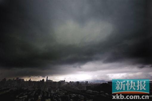 12市县停课 广深近600航班取消