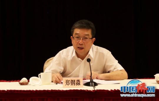 中共上海市委常委、市委统战部部长郑钢淼会见代表团一行并讲话。　钱人源 摄