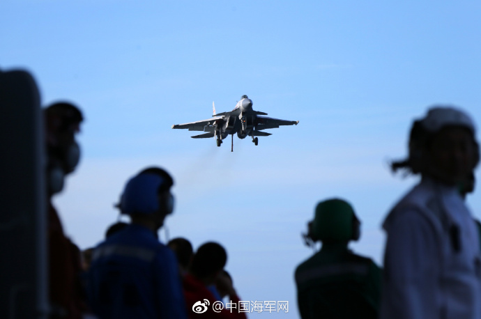 重磅！歼15舰载机已具备昼夜起降综合攻防能力