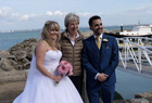 英首相乱入婚礼现场
