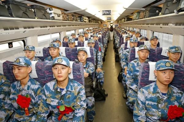 海军迎来一批“二次入伍”新兵, 多人此前因军队编制调整退伍(图1) 海军迎来一批“二次入伍”新兵, 多人此前因军队编制调整退伍