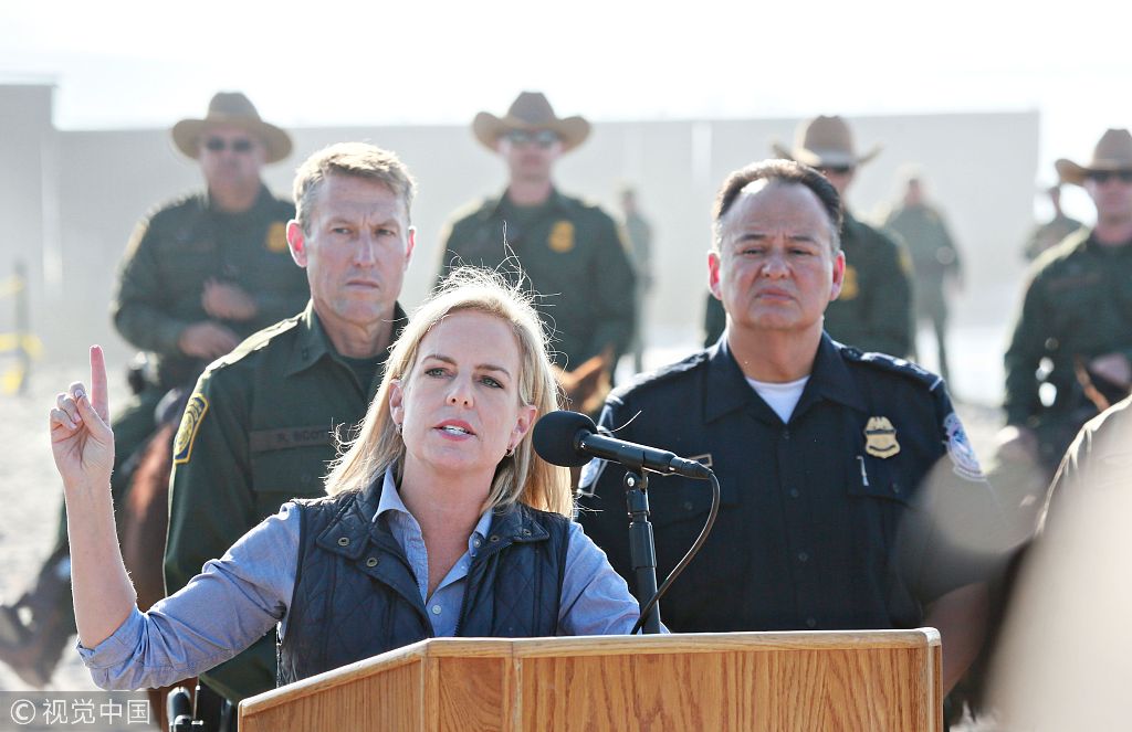 美国土安全部长尼尔森赴加州视察美墨边境墙