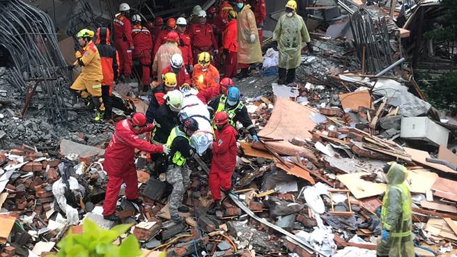 台湾地震已致6死88人失联 陆客4轻伤1重伤1病危