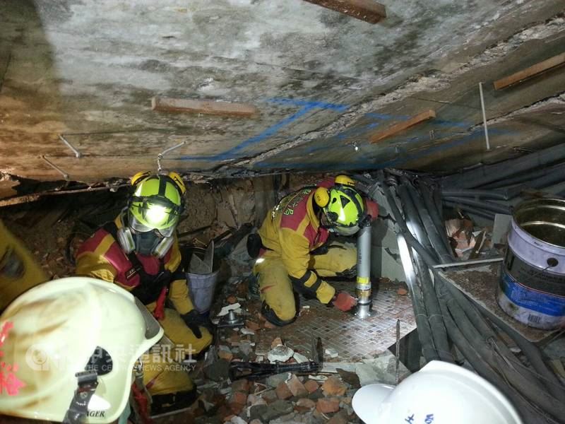 台搜救现场发现2具陆客遗体 确认5人震前未离开