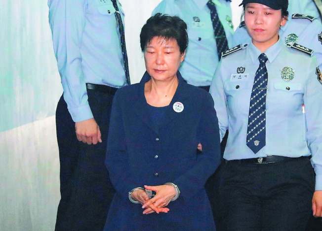 朴槿惠“铁粉”举行游行示威 誓言为她斗争到底