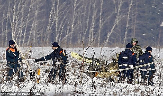 俄罗斯载71人客机坠毁前最后对话曝光 机长:我们完了