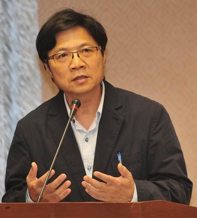 叶俊荣挺警力看守蔡英文父墓园 包正豪：巴结的铿锵有力