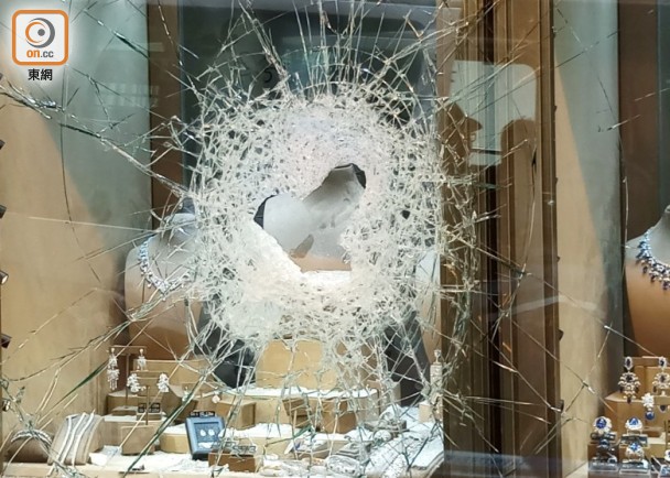 香港中环一珠宝店遭抢劫 店家损失1448万元