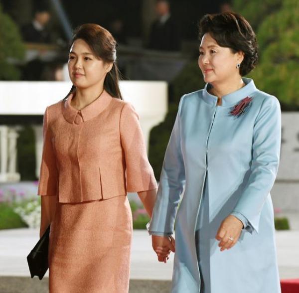 朝韩第一夫人对话曝光 金正淑提前20分钟迎接