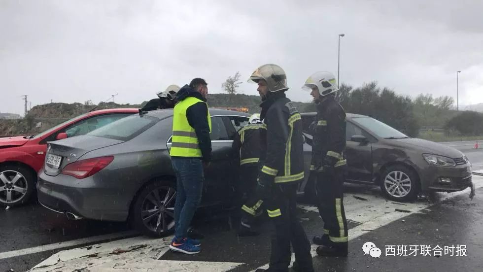 强冰雹致马德里4车连环相撞 11人受伤20车受