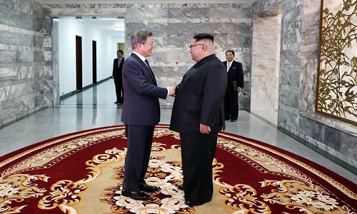 韩媒揭朝韩首脑闪电式会晤内情：金正恩突然提议举行会谈