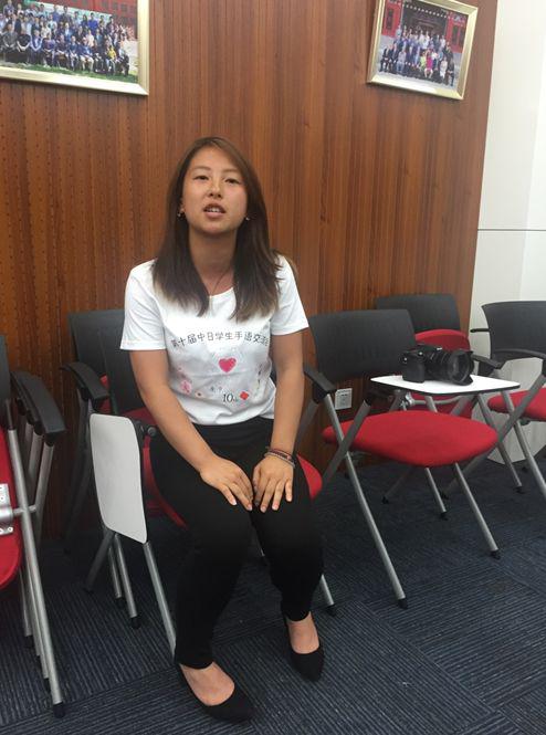 中日学生手语交流会的北京团队负责人宫崎结希接受环环采访。
