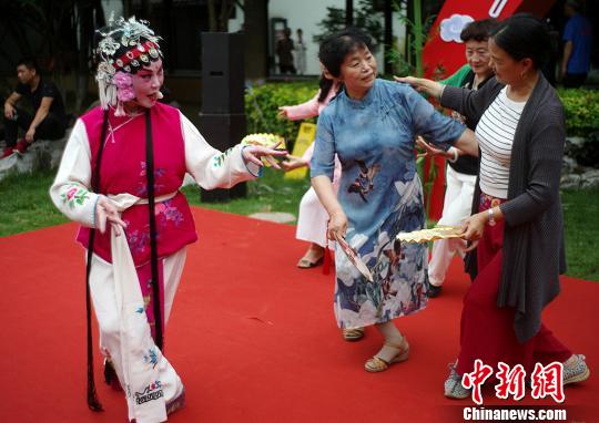 南京民众走近“精彩非遗”乐享传承