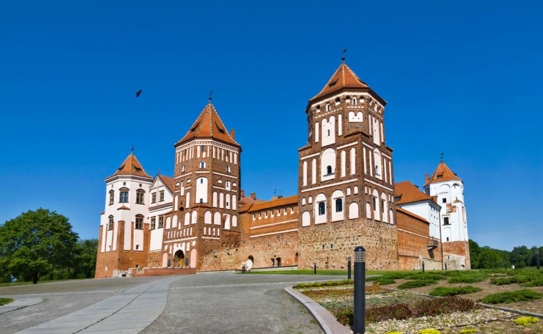 中国和白俄罗斯签署互免持普通护照人员签证协