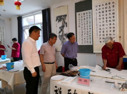 �����黭�����ռҵ�ʮ�����黭չ�߽���ͷ��