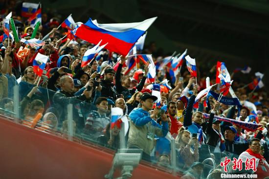 从最差东道主到提前晋级 俄罗斯队完成超级