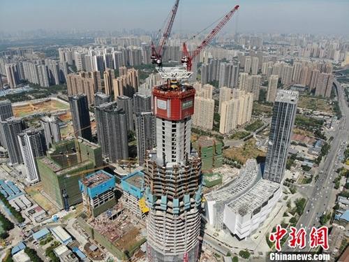 资料图为成都在建中的468米最高建筑。<a target='_blank' href='http://www.chinanews.com/'>中新社</a>记者 张浪 摄