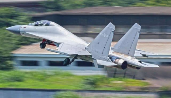 资料图片:中国空军歼-16战机。(图片来源于网络)