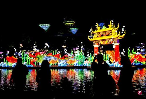 新加坡滨海湾花园举办中秋灯会邀民众踏上奇幻之旅