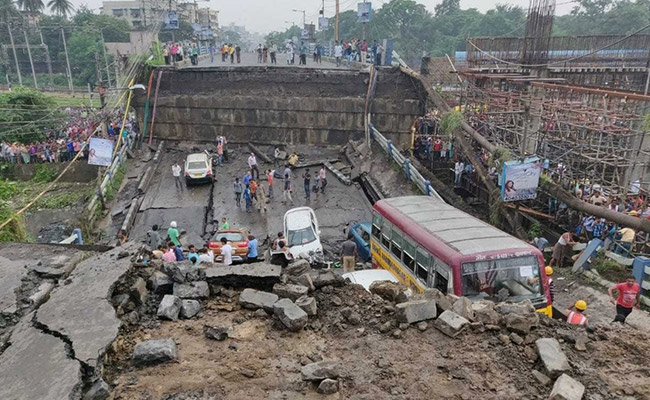 acb4spug_kolkata-majerhat-bridge-collapse-twitter_625x300_04_September_18.jpg