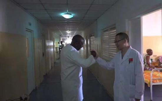 中非医生并肩作战 &nbsp;成为离不开的伙伴