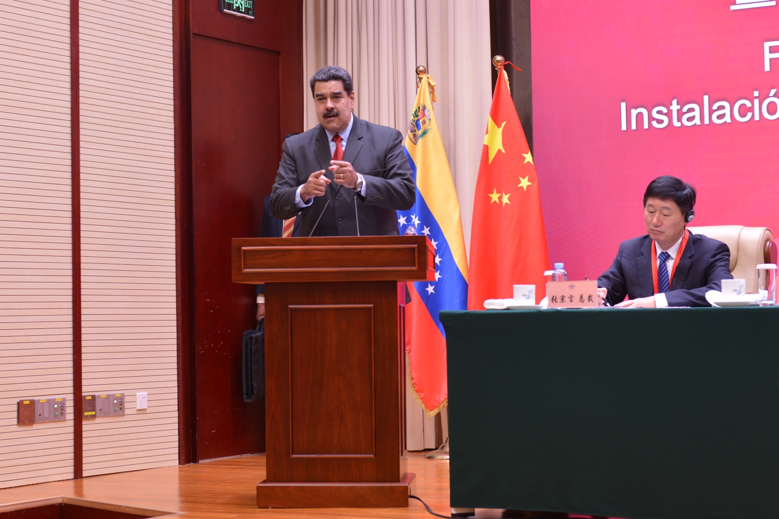 马杜罗:委内瑞拉需要中国投资,将保护好中企利益