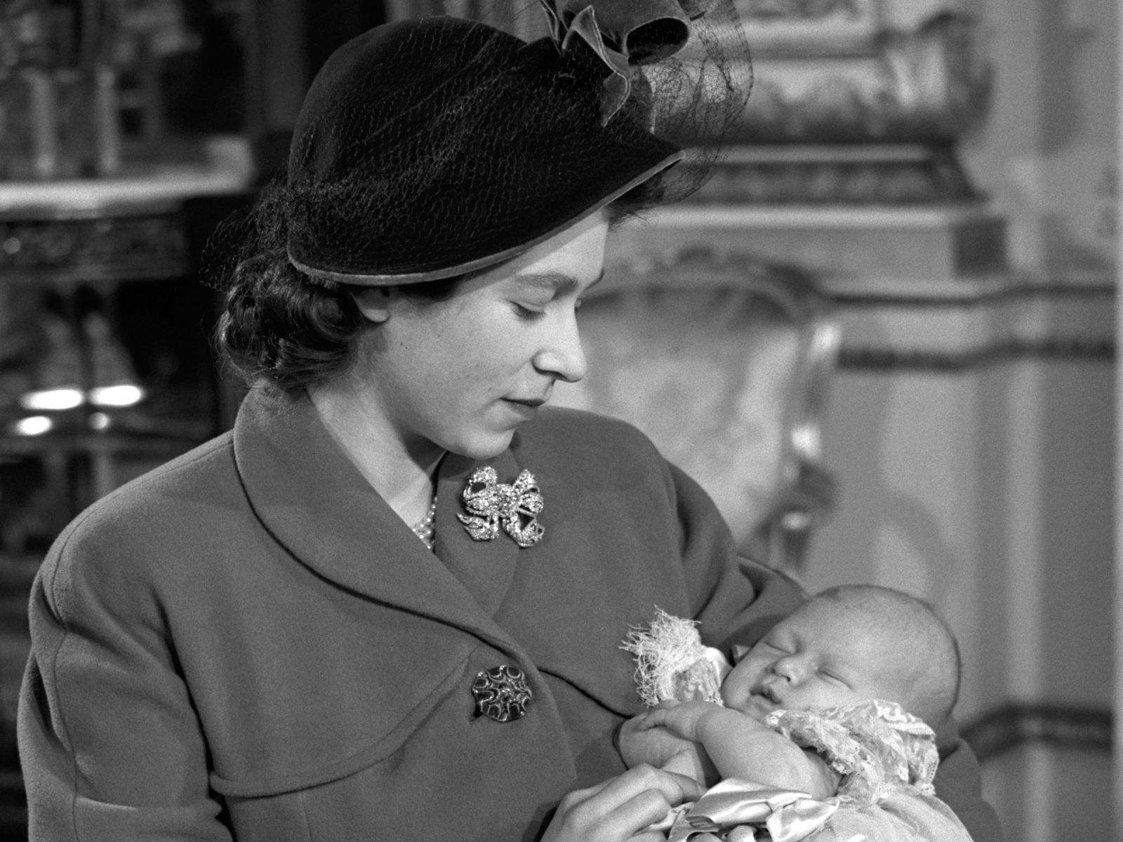 1542247622504548.jpg skynews-queen-charles_4487965.jpg