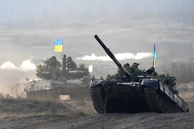 ukraine-russia-tanks-748508 (1).jpg