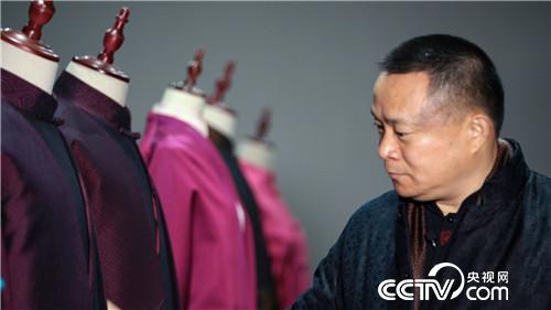 从小作坊到大企业 农民创业者让中国丝绸时尚全球