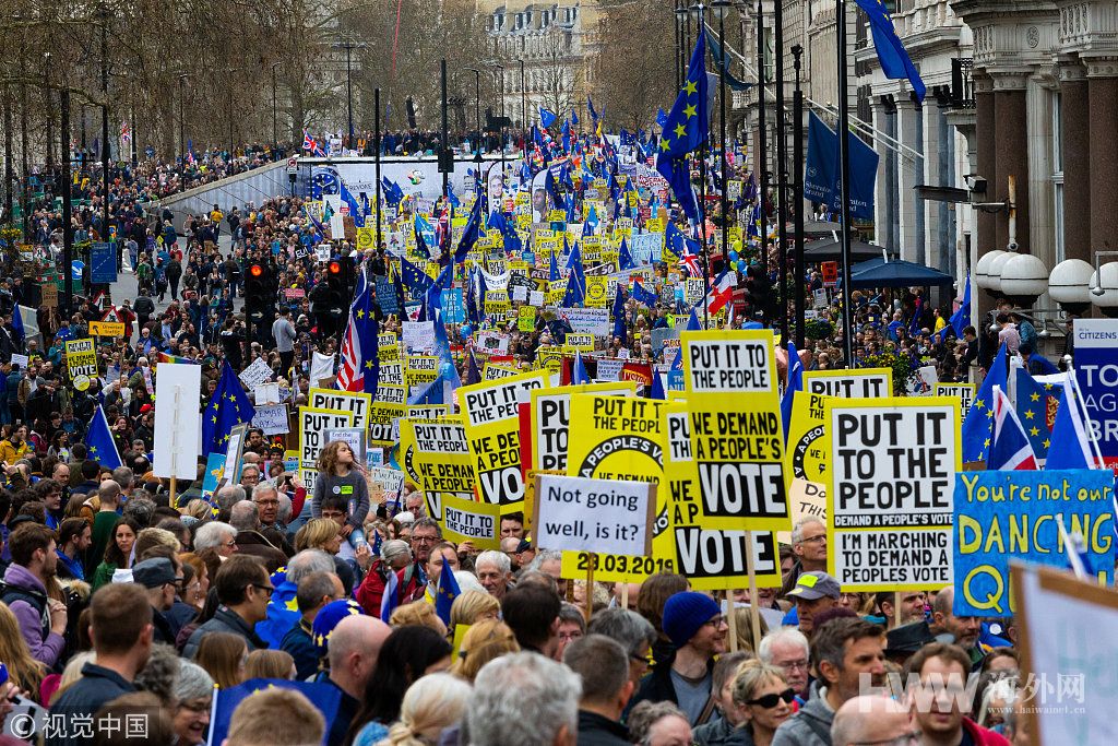 英国爆发大规模反脱欧游行示威要求二次公投