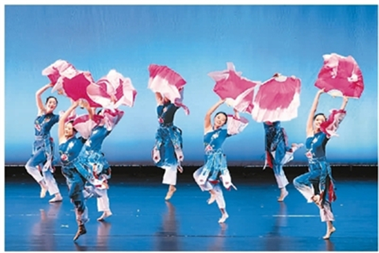 传播中华舞蹈文化 哥大首届中国舞展收官 - 印