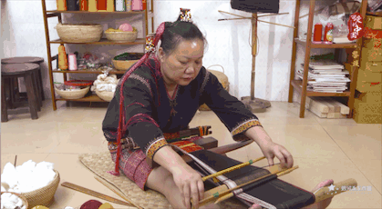 “可爱的中国”之黎族：一双巧手织出多彩黎锦，千年技艺织造绚丽生活