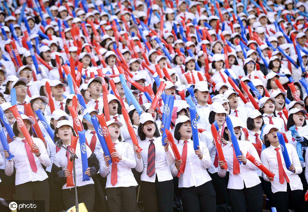 朝鲜举行体育节活动 娱乐业人士齐聚一堂大联欢