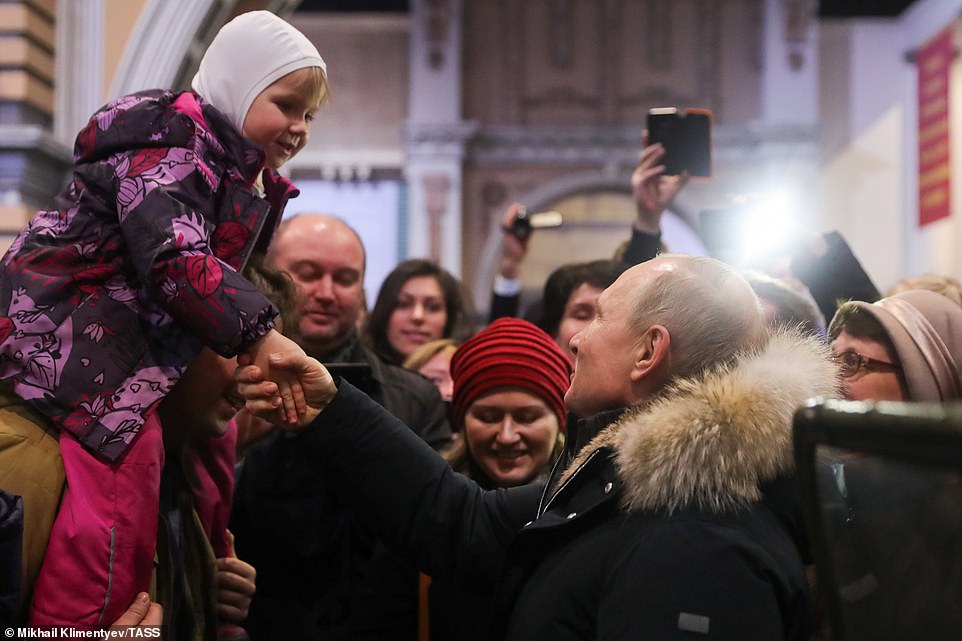 1548663491203616.jpg 9046662-6637381-image-a-150_1548604471995.jpg