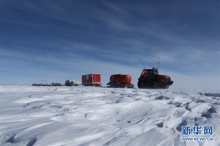 （第35次南极科考·图文互动）（2）通讯：有一种过年，叫在南极冰盖上“狂奔”