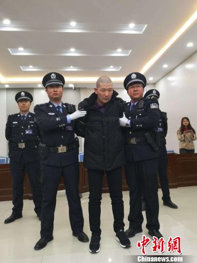 图为“黑三轮”司机王换换。 法院供图 摄 点击进入下一页