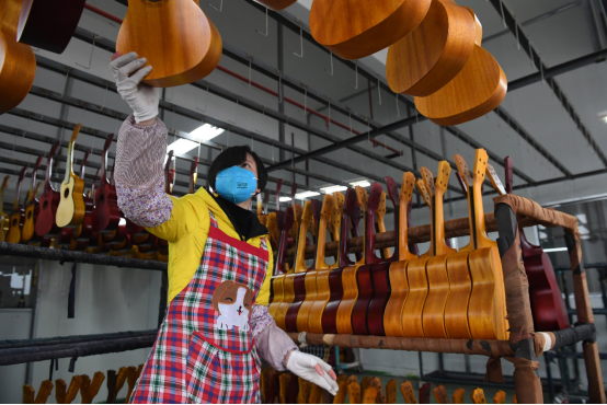 1551842048358446.png 【媒体投稿】“吉他大王”郑传玖隔空呼叫马云,“我要送你一把吉他!”780.png