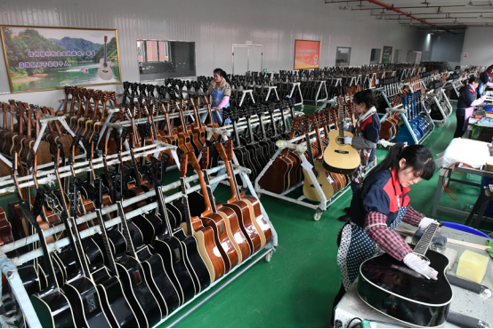 1551842058598097.png 【媒体投稿】“吉他大王”郑传玖隔空呼叫马云,“我要送你一把吉他!”1277.png