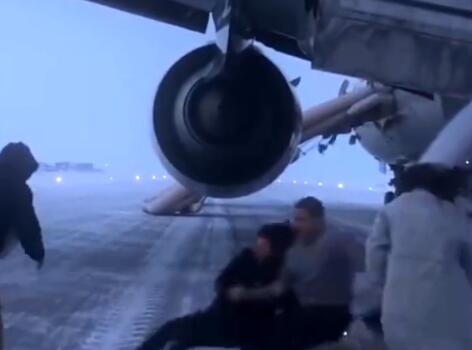 1551849777591003.jpg 空姐跑.jpg