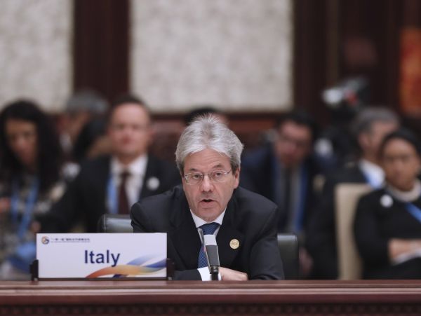 5月15日，“一带一路”国际合作高峰论坛在北京雁栖湖国际会议中心举行圆桌峰会。这是意大利总理真蒂洛尼在会上发言。 （新华社）