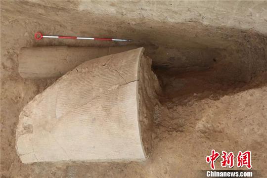 中部水池东北水管道。陕西省考古研究院