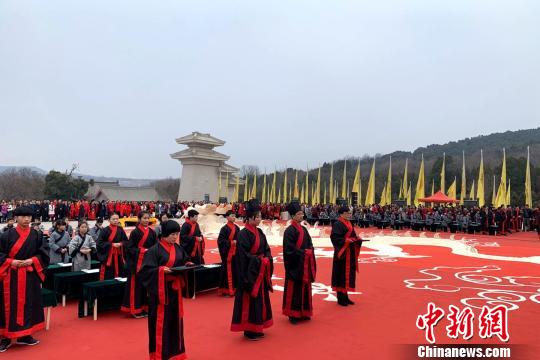 己亥年二月二祈福米龙节现场。　梅镱泷 摄