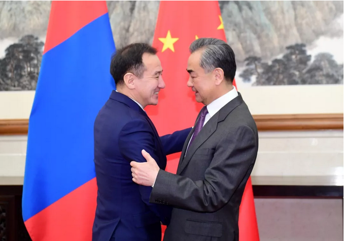 王毅同蒙古国外长举行会谈 蒙方重申:涉疆、涉