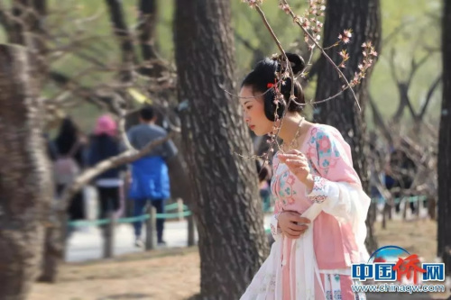 汉服爱好者。 韩辉 摄