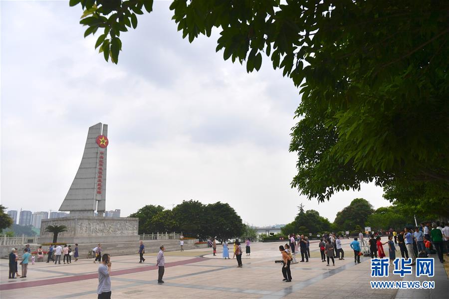 (新华全媒头条·壮丽70年·奋斗新时代——记者再走长征路·图文互动)(5)跨越“第一渡”　长征出发地“换了人间”