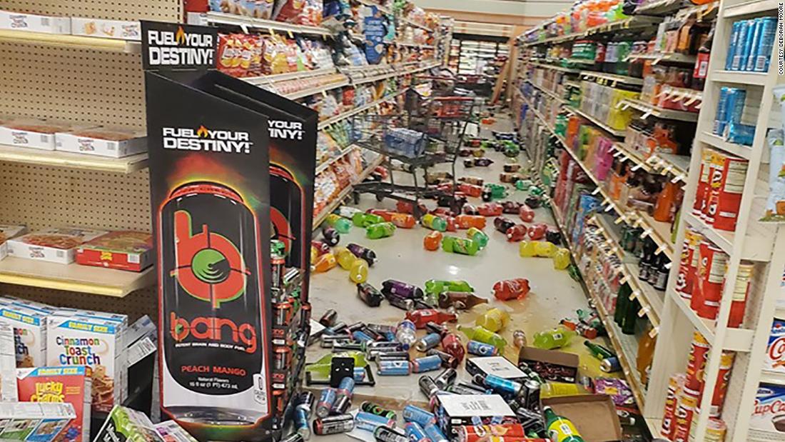 加州6.4级地震引发159次余震：路面断裂 超市饮料全洒出