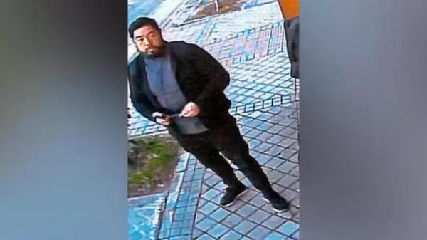 克里斯托弗·安正准备进入朝鲜大使馆。&nbsp; &nbsp;截屏图