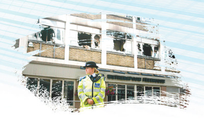 人民日报整版谈法治支撑:尊重执法权威 维护社会秩序