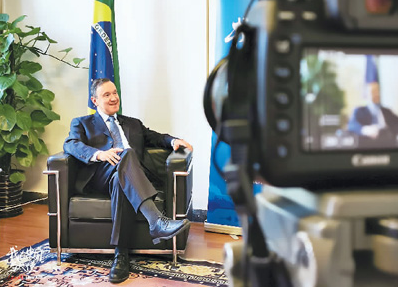 来中国当大使，是我主动要求的！