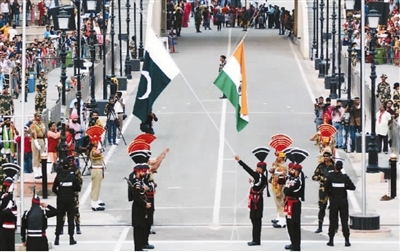 印度“点燃”克什米尔火药桶之后，中国这样表态